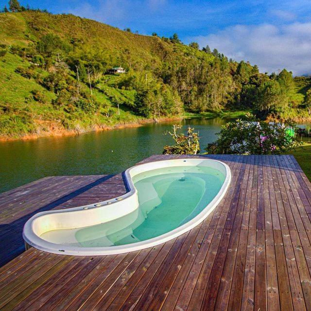 Aw Guatape Glamping Resort المظهر الخارجي الصورة